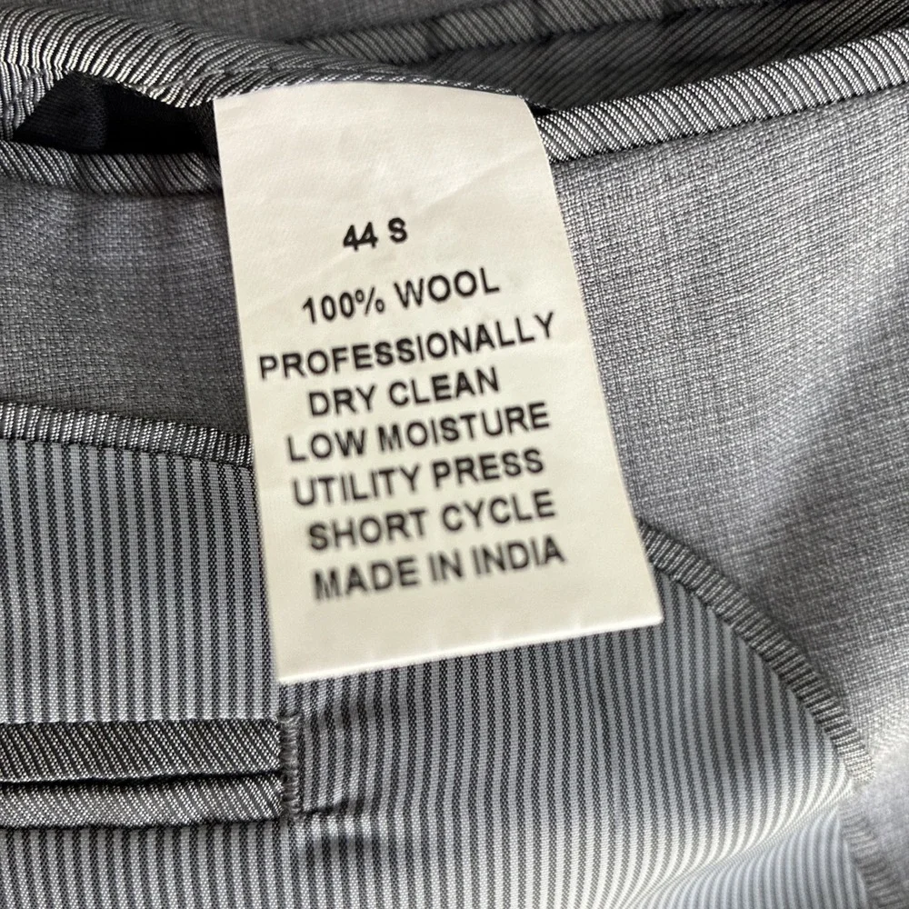 Jos. A Bank 1905 Men's Gray Plaid Wool Blazer Slim Fit 44S Sport Coat Jacket